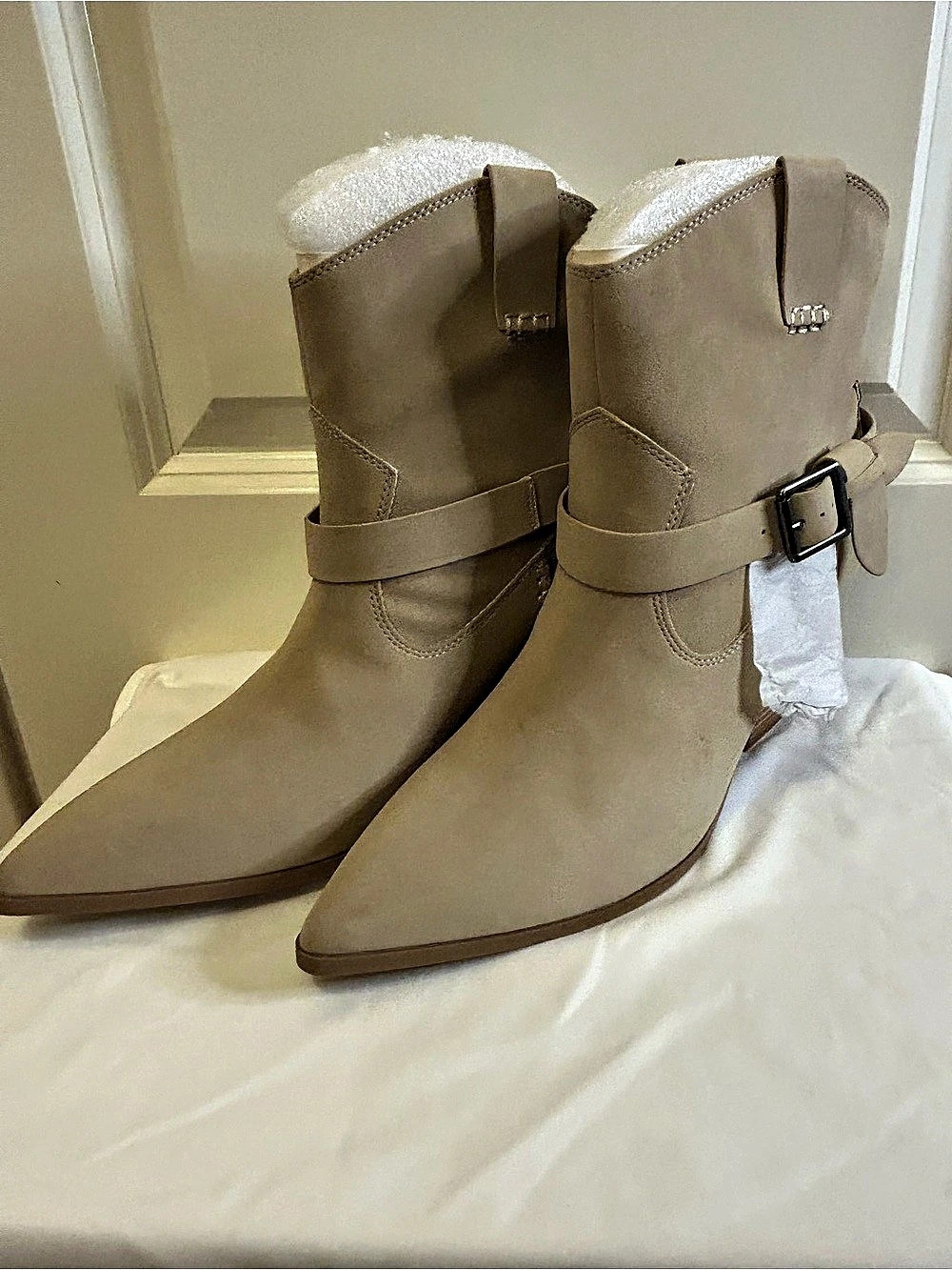 Mia Clement Ankle Boots in Sand Size 8.5 NWT